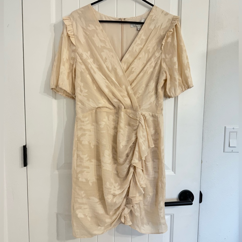 NWT Adelyn Rae Short-Sleeve Cream Dress